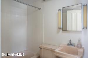 453 Main Rd, Monterey, MA 01245 photo 14