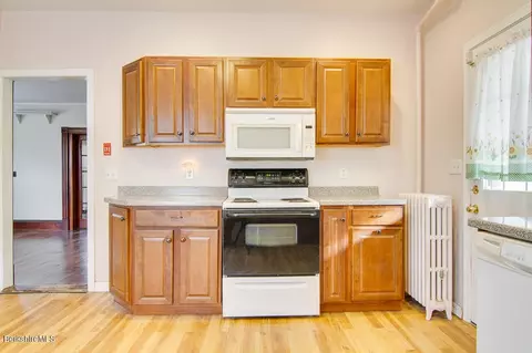 56 E Center St, Lee, MA 01238 photo 6