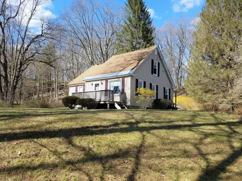 87 E Center St, Lee, MA 01238 photo 1