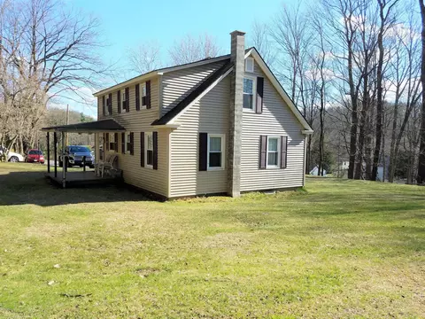 87 E Center St, Lee, MA 01238 photo 4