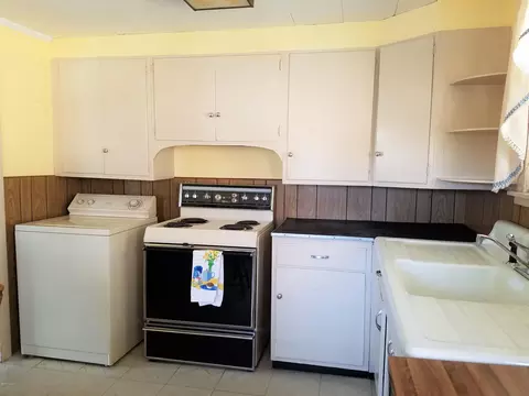 87 E Center St, Lee, MA 01238 photo 12