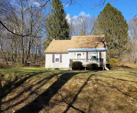 87 E Center St, Lee, MA 01238 photo 2