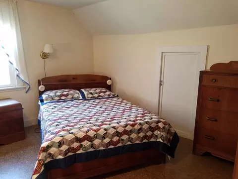 87 E Center St, Lee, MA 01238 photo 17