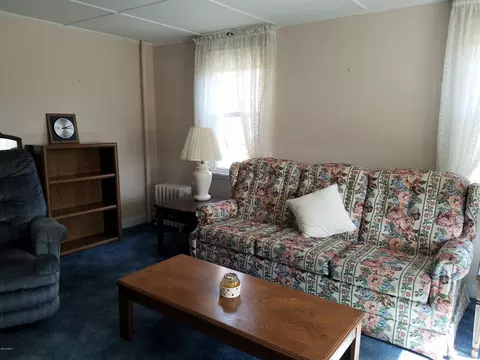 87 E Center St, Lee, MA 01238 photo 9