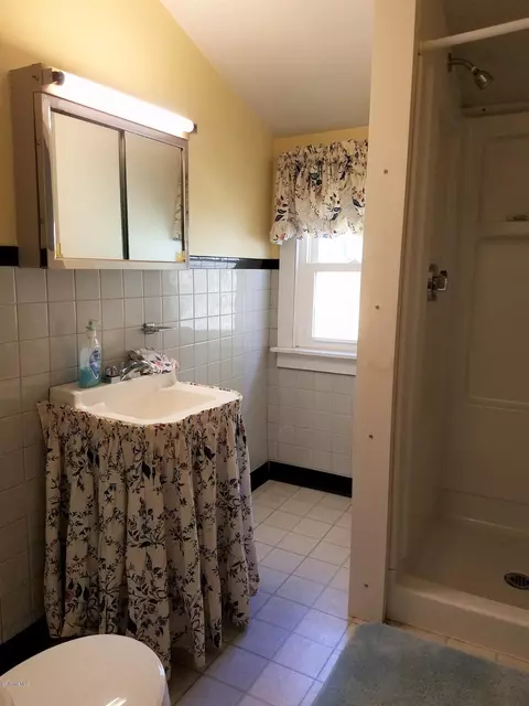 87 E Center St, Lee, MA 01238 photo 18