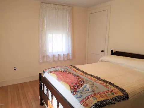 87 E Center St, Lee, MA 01238 photo 13