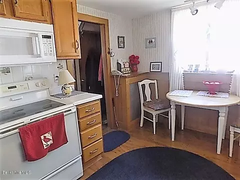 196 High St, Lee, MA 01238 photo 13