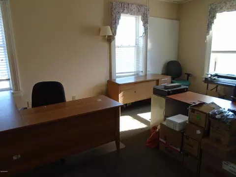 32 Park St, Lee, MA 01238 photo 11