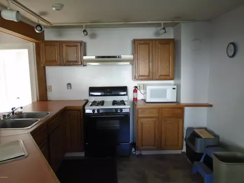 32 Park St, Lee, MA 01238 photo 7