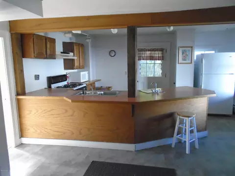 32 Park St, Lee, MA 01238 photo 8