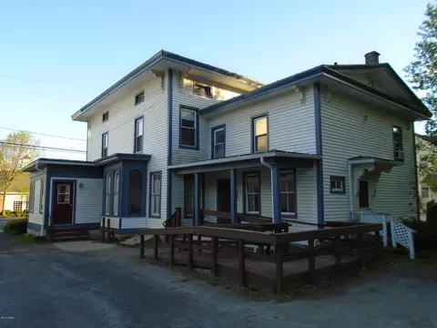 32 Park St, Lee, MA 01238 photo 5