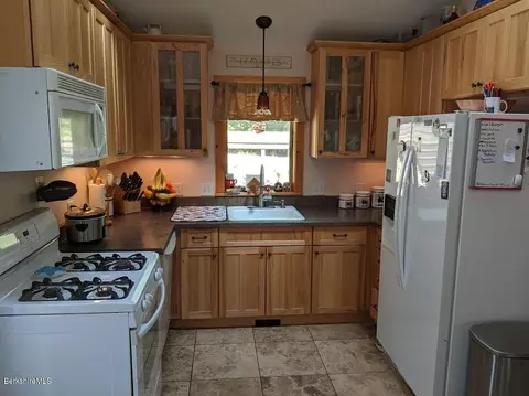 165 Silver St, Lee, MA 01238 photo 12