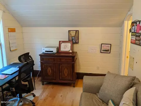 165 Silver St, Lee, MA 01238 photo 17