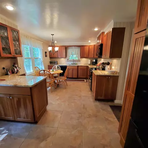 130 Marble St, Lee, MA 01238 photo 12