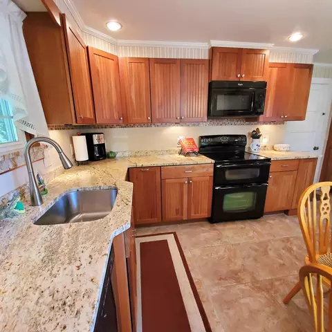 130 Marble St, Lee, MA 01238 photo 18