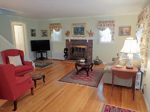 130 Marble St, Lee, MA 01238 photo 5