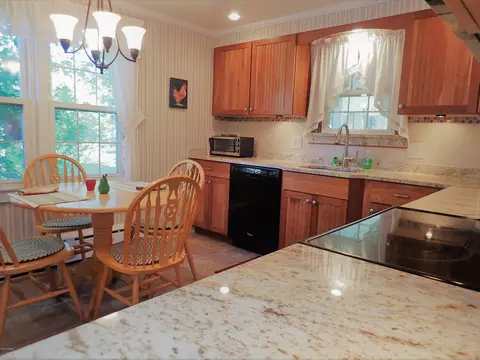 130 Marble St, Lee, MA 01238 photo 14