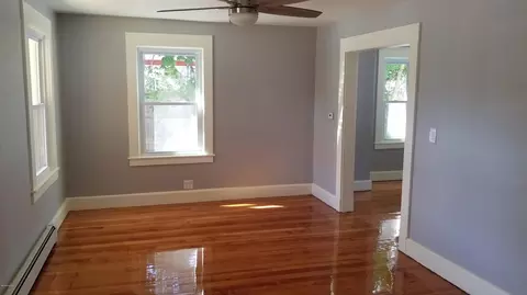 14 Bernard St, Springfield, MA 01109 photo 5