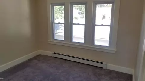 14 Bernard St, Springfield, MA 01109 photo 9