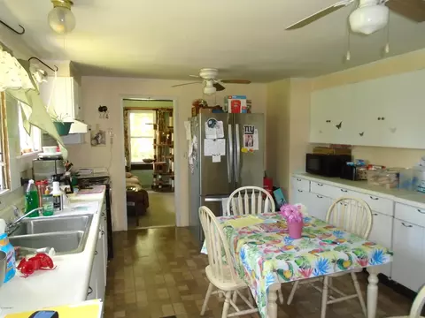 80 3rd St, Lee, MA 01238 photo 5