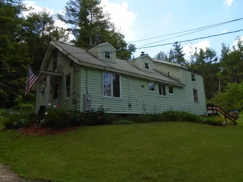 80 3rd St, Lee, MA 01238 photo 2
