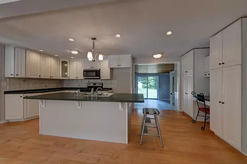130 Prospect St, Lee, MA 01238 photo 8