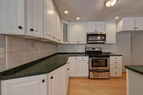 130 Prospect St, Lee, MA 01238 photo 10