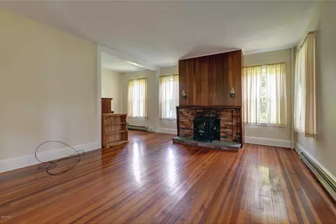 800 Pleasant St, Lee, MA 01238 photo 9