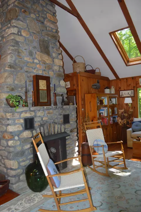 2 Massasoit Rd, Stockbridge, MA 01262 photo 6