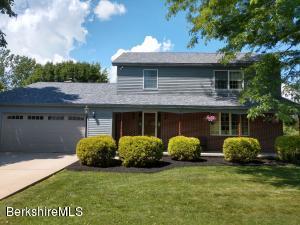 21 Dubis St, Adams, MA 01220 photo 2