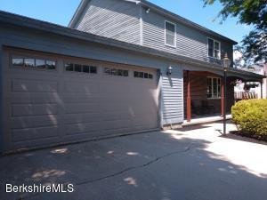 21 Dubis St, Adams, MA 01220 photo 3