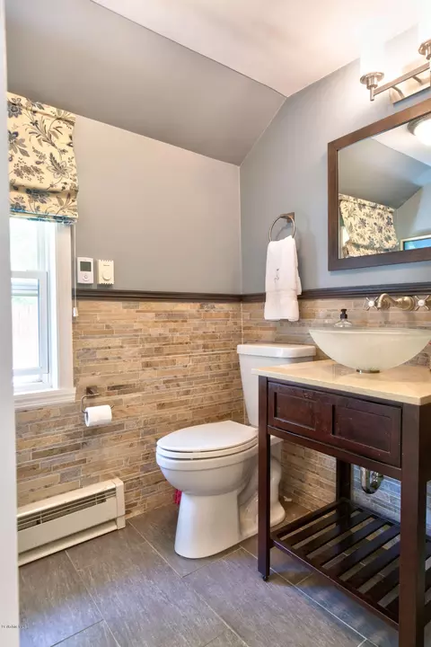 63 E Center St, Lee, MA 01238 photo 10