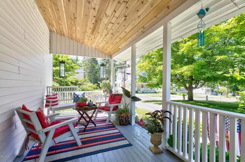 63 E Center St, Lee, MA 01238 photo 4