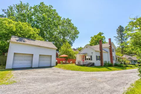 63 E Center St, Lee, MA 01238 photo 7