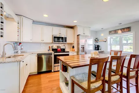 63 E Center St, Lee, MA 01238 photo 8