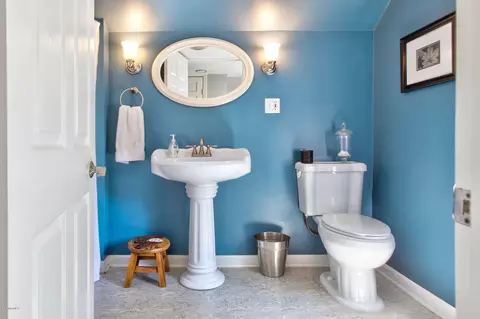 63 E Center St, Lee, MA 01238 photo 16