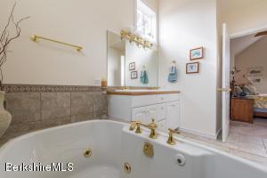 3 Gleneagles Dr, Lenox, MA 01240 photo 31