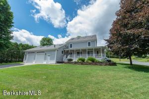 40 Upton St, Adams, MA 01220 photo 3