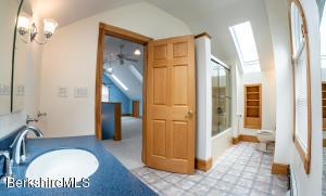 40 Upton St, Adams, MA 01220 photo 32