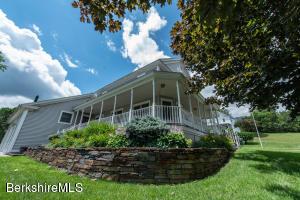 40 Upton St, Adams, MA 01220 photo 8