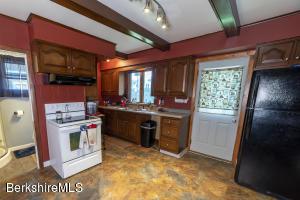 12 Beech St, Adams, MA 01220 photo 4