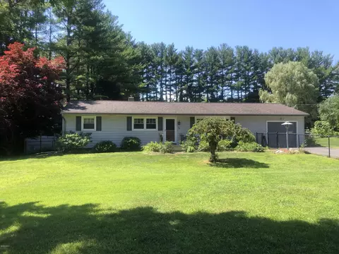 35 George St, Lee, MA 01238 photo 1