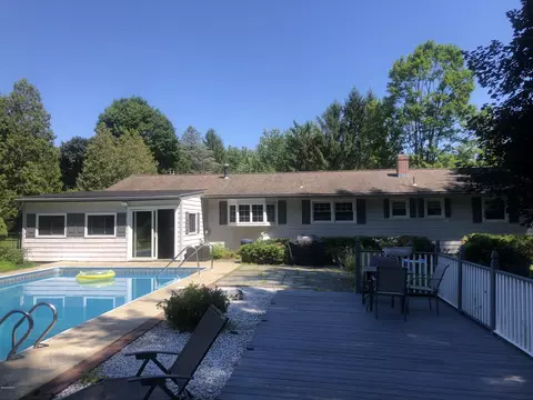 35 George St, Lee, MA 01238 photo 17