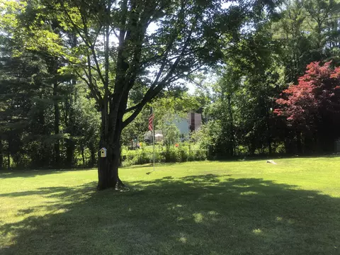35 George St, Lee, MA 01238 photo 3