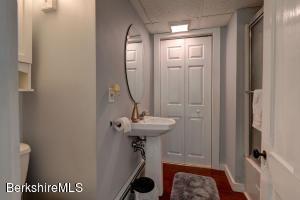 75 Cold Spring Rd, Williamstown, MA 01267 photo 23