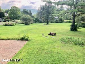 8 Bentrup Ct, Lenox, MA 01240 photo 2