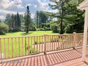 8 Bentrup Ct, Lenox, MA 01240 photo 3