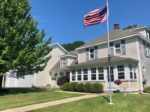 4 Patterson Rd, Lenox, MA 01240 photo 1
