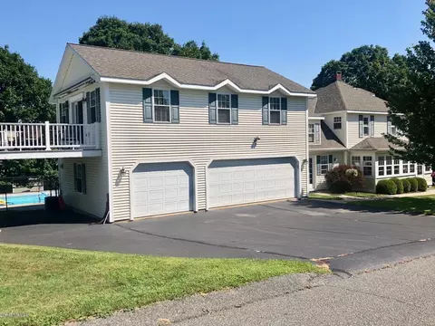 4 Patterson Rd, Lenox, MA 01240 photo 2