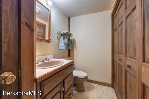 3 Cedar Ln, Lenox, MA 01240 photo 23